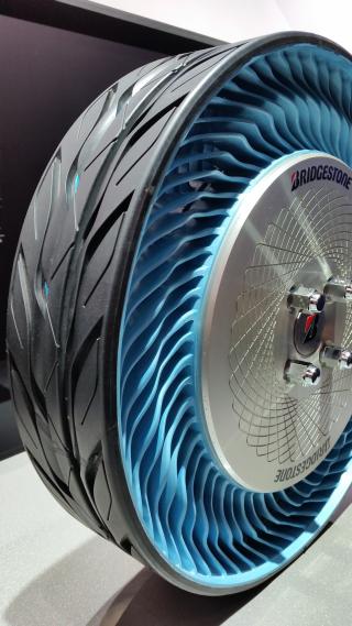 Bridgestone Reifen ohne Luft